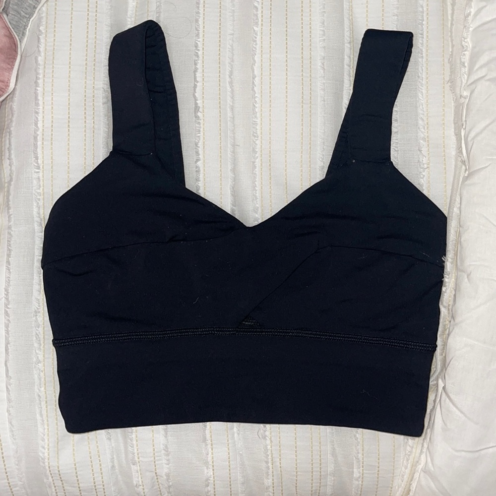 Black lulu bra size 4